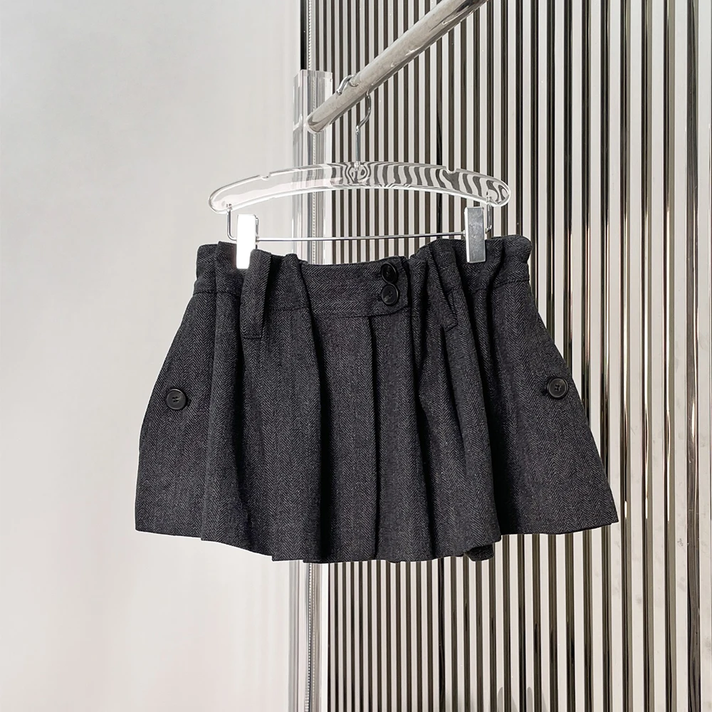 Women Wool Blend Pleated Mini Skirt Casual High Waist A-Line Short Skirt Fashion Gray Office Lady Skirt 2026 Spring New Y2k
Women Wool Blend Pleated Mini Skirt Casual High Waist A-Line Short Skirt Fashion Gray Office Lady Skirt 2026 Spring New Y2k