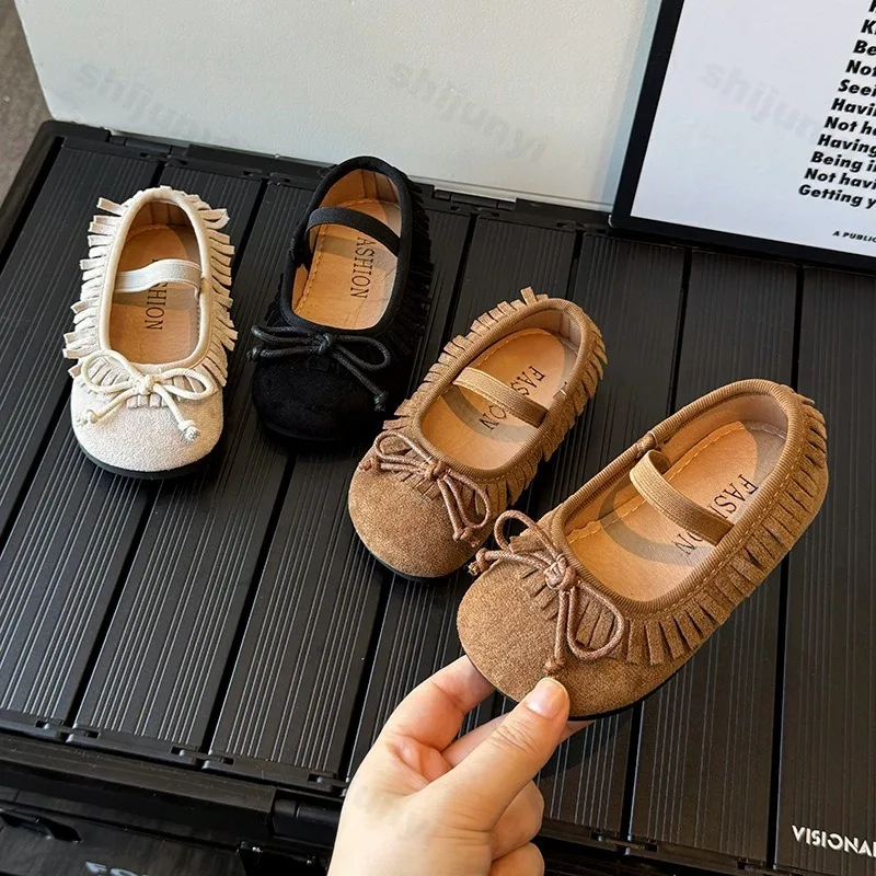 Girls' Elegant Bow Tassels Design Casual Single Shoes 2025 Spring Children's Soft Soled Comfortable Shallow Mouth Princess Shoes
Girls' Elegant Bow Tassels Design Casual Single Shoes 2025 Spring Children's Soft Soled Comfortable Shallow Mouth Princess Shoes