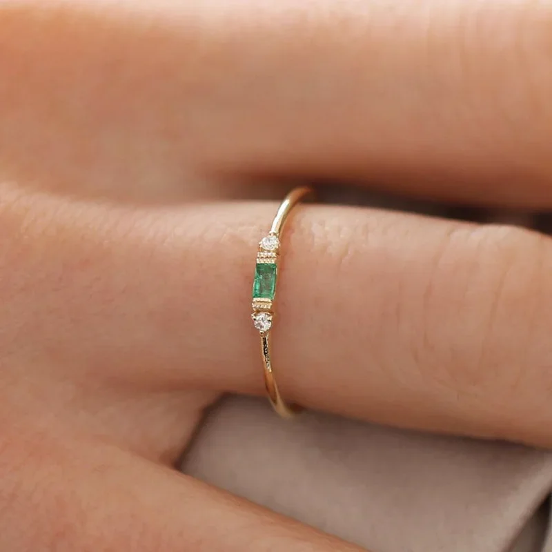 Fashion 925 Sterling Silver Ring Emerald Zircon Ring For Woman Charm Jewelry Gift
Fashion 925 Sterling Silver Ring Emerald Zircon Ring For Woman Charm Jewelry Gift
