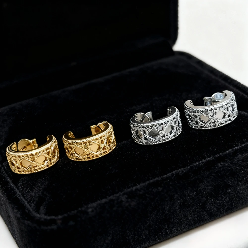 Модные аксессуары 2025 года. Дизайнерские модные украшения. Серьги для вечеринок с кубическим цирконием 3А.
Модные аксессуары 2025 года. Дизайнерские модные украшения. Серьги для вечеринок с кубическим цирконием 3А.