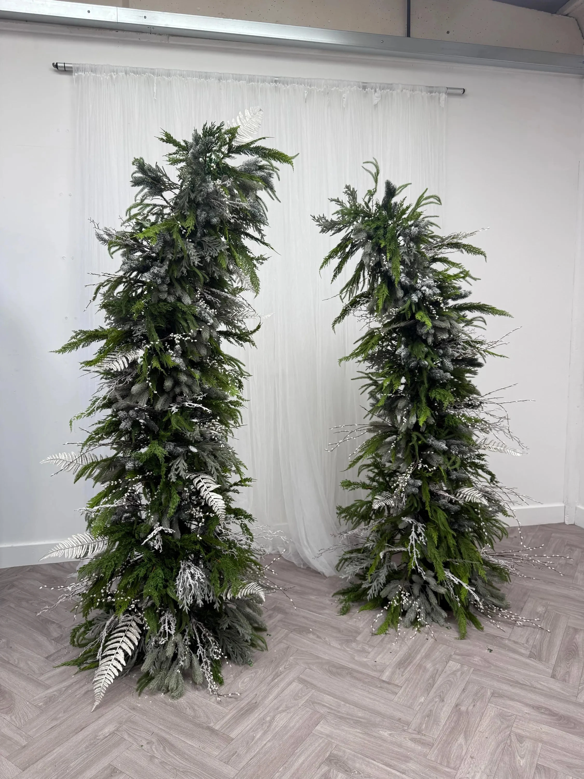 Uflower-Artificial Green Leaf Flower Row, Floral Arrangement, Suitable for Background Events, Christmas Flower Bouquet
Uflower-Artificial Green Leaf Flower Row, Floral Arrangement, Suitable for Background Events, Christmas Flower Bouquet