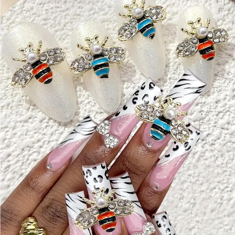 10Pcs Trendy Alloy Nail Charms Retro Gold and Silver Punk-Style Bee DIY Nail Art Accessories for a Bold and Edgy Manicure Look
10Pcs Trendy Alloy Nail Charms Retro Gold and Silver Punk-Style Bee DIY Nail Art Accessories for a Bold and Edgy Manicure Look