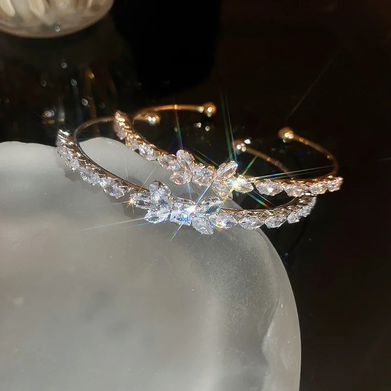 Zircon Bow Cuff Bracelet for Women Korea Luxury High-grade Charm Bracelet Fashion Personality Wedding Dainty Accessories
Zircon Bow Cuff Bracelet for Women Korea Luxury High-grade Charm Bracelet Fashion Personality Wedding Dainty Accessories