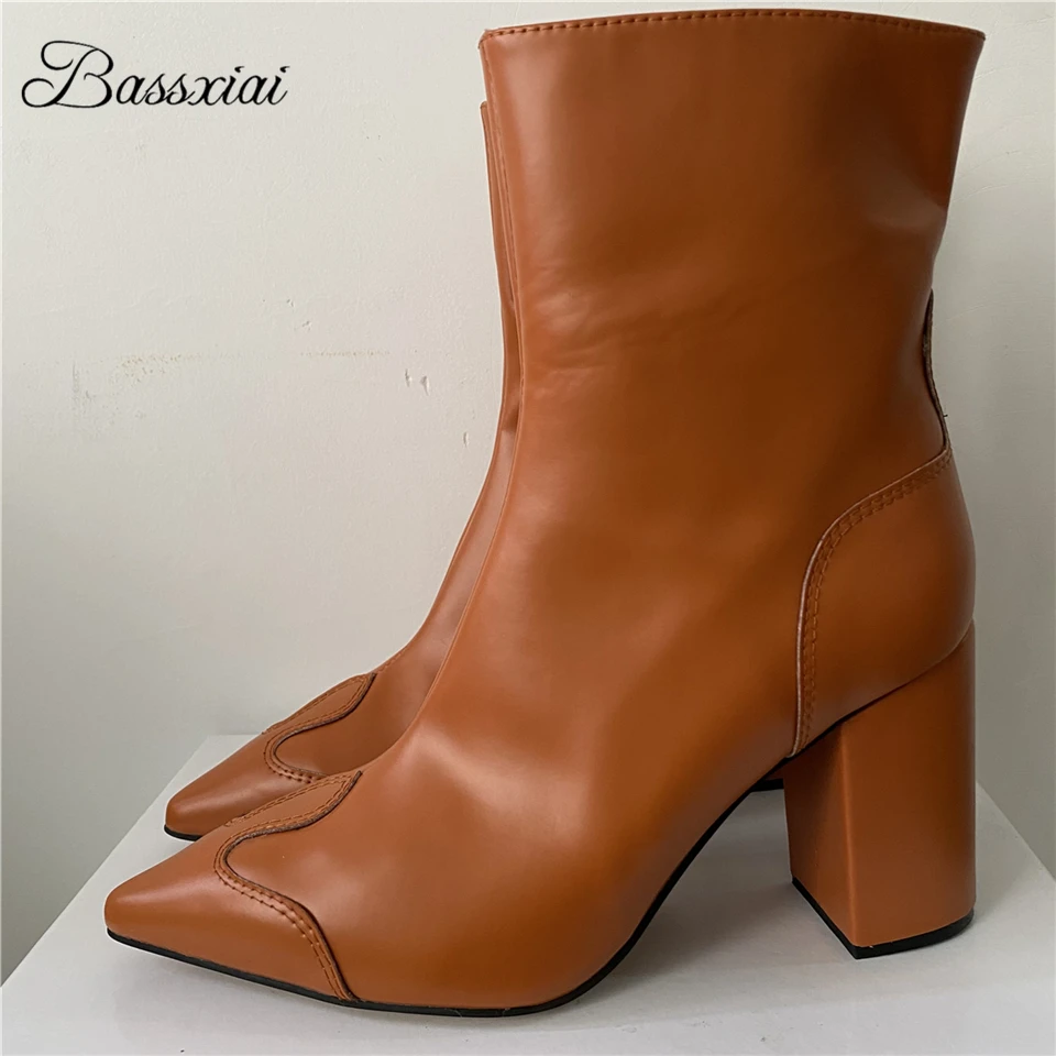 Luxury Genuine Leather Ankle Boots Women Side Zip Sexy Pointed Toe Chunky Heel Winter Botas Mujer 2024
Luxury Genuine Leather Ankle Boots Women Side Zip Sexy Pointed Toe Chunky Heel Winter Botas Mujer 2024