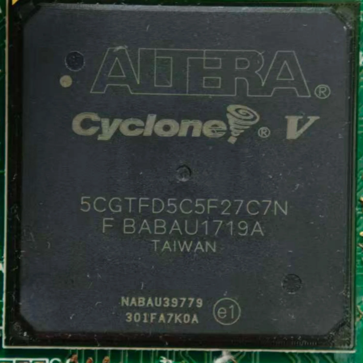 1 ~ 10 шт./лот 5CGTFD5C5F27C7N 5CGTFD5C5F27I7N BGA-676 5CGTFD5C5F27 100% новый оригинал
1 ~ 10 шт./лот 5CGTFD5C5F27C7N 5CGTFD5C5F27I7N BGA-676 5CGTFD5C5F27 100% новый оригинал