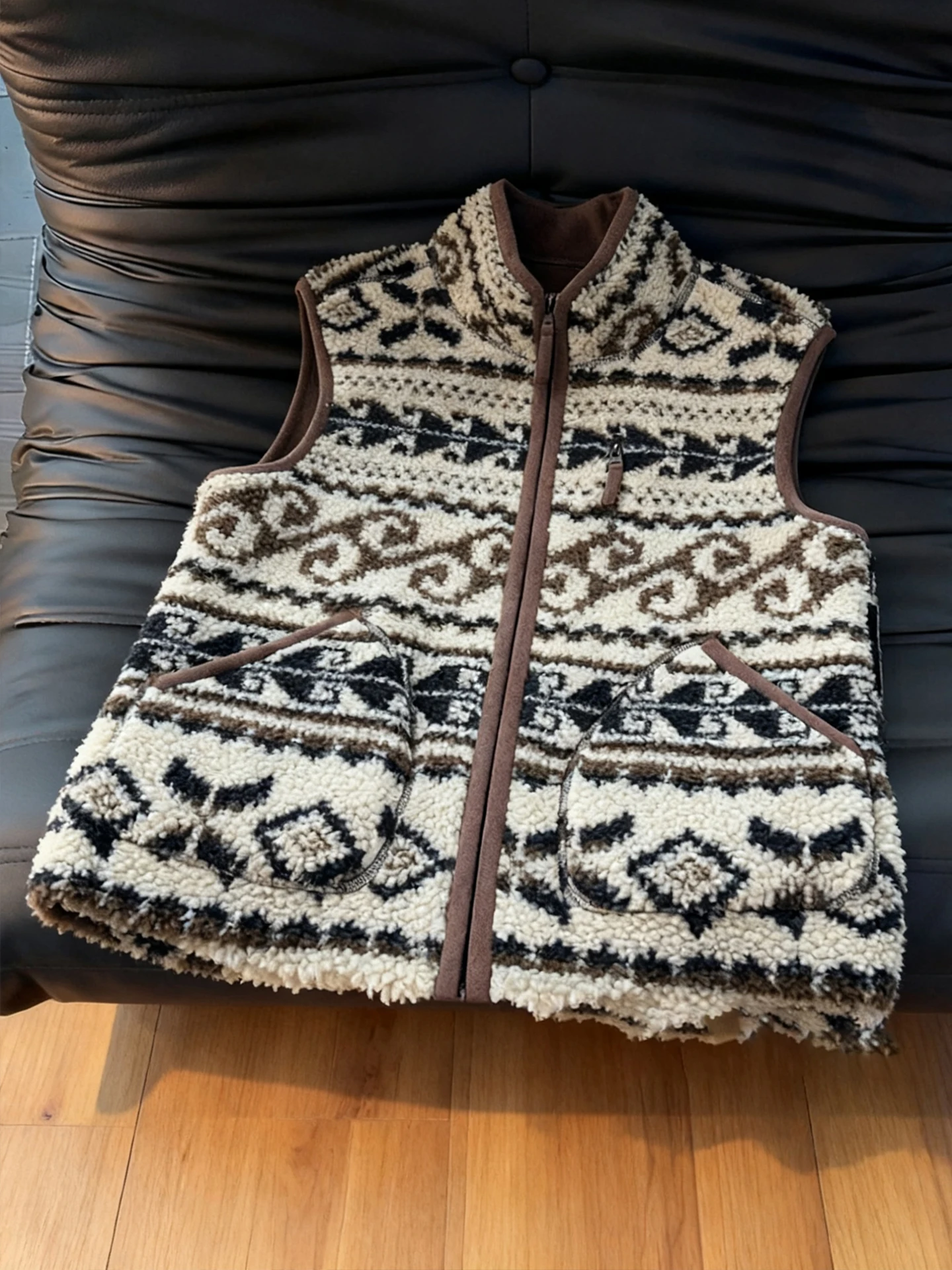 Men's Fce Lined Lamb Fur Vest Winter Outerwear Thi Warm Layering Jaet Stand Fit Casual Sle Zipper Closure C...
Men's Fce Lined Lamb Fur Vest Winter Outerwear Thi Warm Layering Jaet Stand Fit Casual Sle Zipper Closure C...