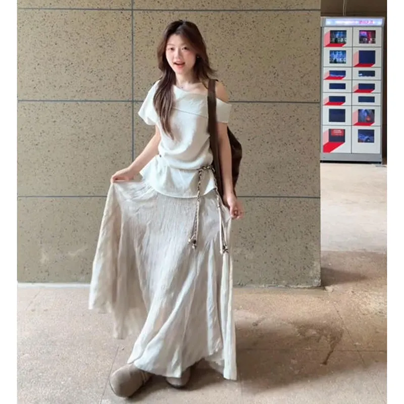 Elegant Summer Outfit Two-Piece Set Pure Desire Sexy Shoulder Baring Top High Waist Hip Concealing Skirt Casual Style
Elegant Summer Outfit Two-Piece Set Pure Desire Sexy Shoulder Baring Top High Waist Hip Concealing Skirt Casual Style