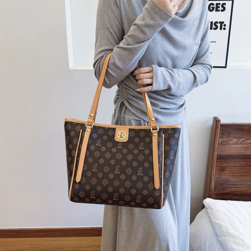 Famous Designer Elegant Shoulder Bag For Ladies, Popular Leather Tote Bag Design By Luxury Brand Women Handbag
Famous Designer Elegant Shoulder Bag For Ladies, Popular Leather Tote Bag Design By Luxury Brand Women Handbag