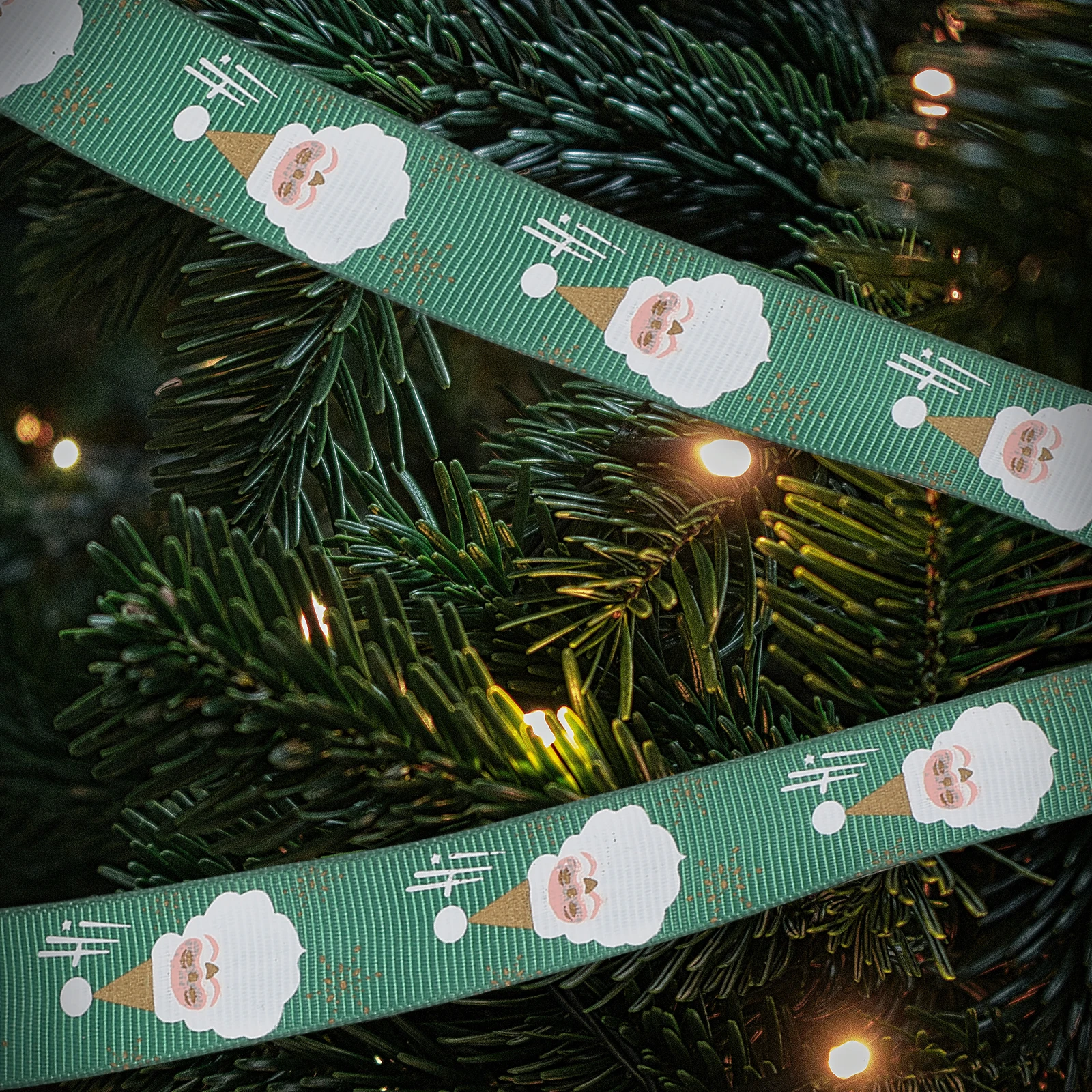 Christmas Decorations Santa Claus Ribbon Present Wrapping Green Polyester Packing
Christmas Decorations Santa Claus Ribbon Present Wrapping Green Polyester Packing