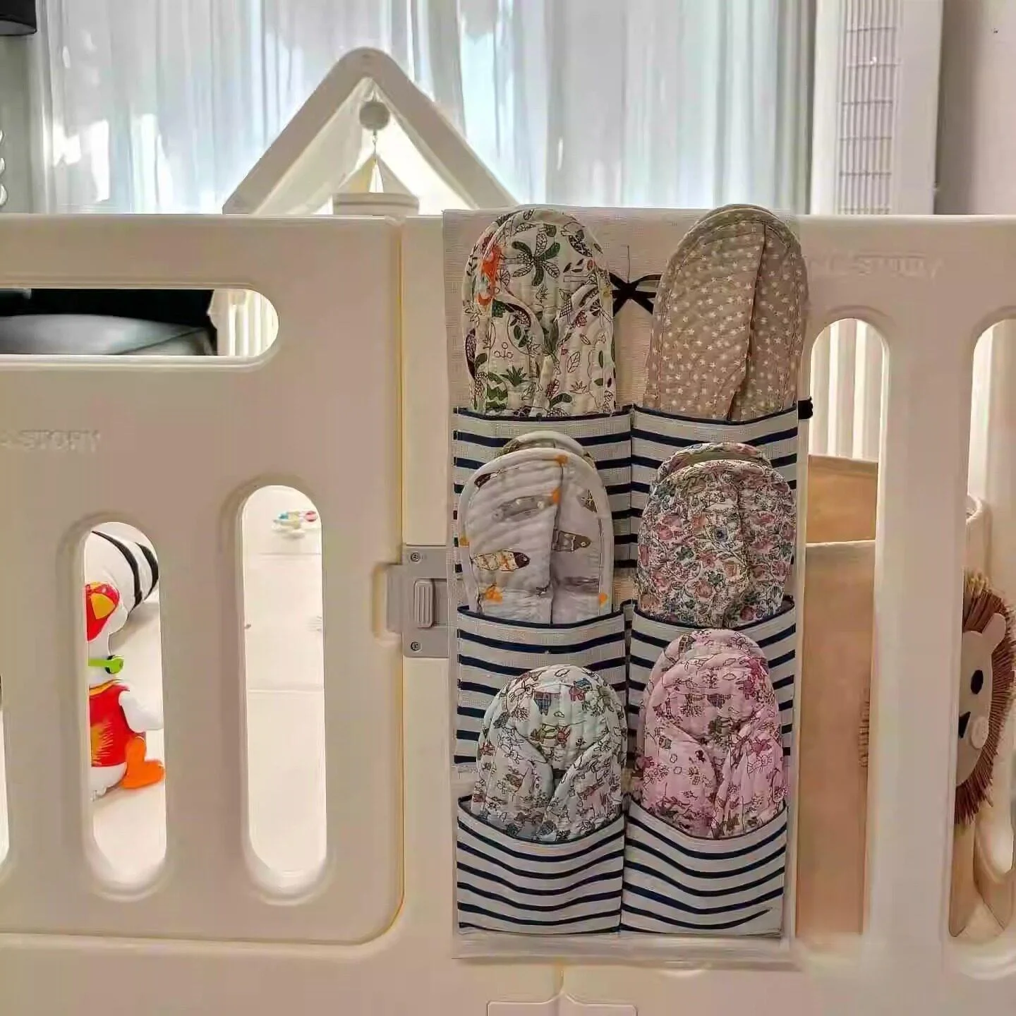 Baby Fence Crawling Mat Slippers Storage Special Hanging Bag Multi-Function Organizer Baby Protection Barrier Miscellaneous I...
Baby Fence Crawling Mat Slippers Storage Special Hanging Bag Multi-Function Organizer Baby Protection Barrier Miscellaneous I...