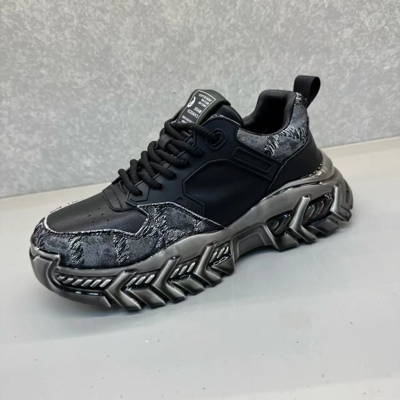 Brand Men Casual Shoes Genuine Leather Patchwork Flats Platforrm Low Shoes For Man Sneakers Vintage Luxury Designers Boots
Brand Men Casual Shoes Genuine Leather Patchwork Flats Platforrm Low Shoes For Man Sneakers Vintage Luxury Designers Boots