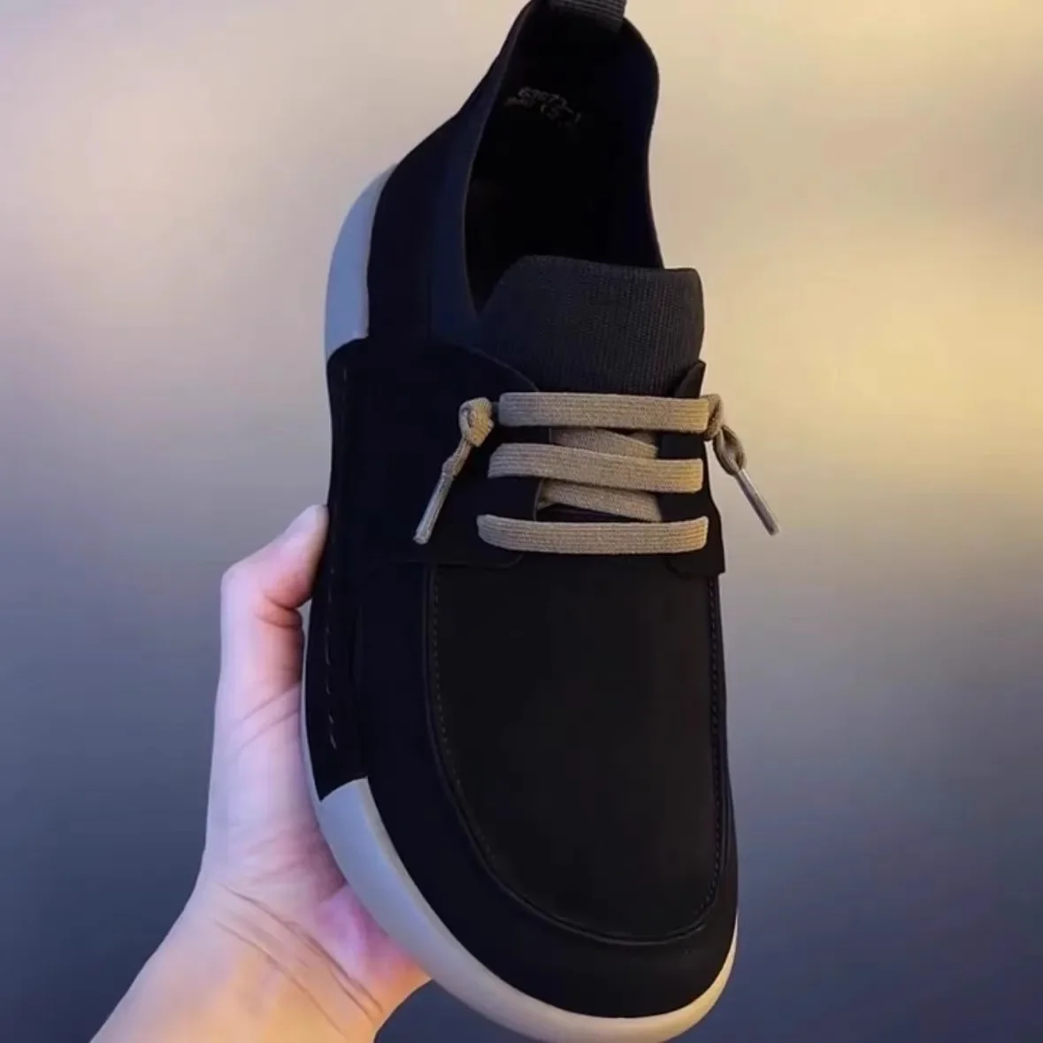 Men's 2025 Summer new PU leather sneakers men's running lightweight and versatile breathable casual Plush style board shoes
Men's 2025 Summer new PU leather sneakers men's running lightweight and versatile breathable casual Plush style board shoes