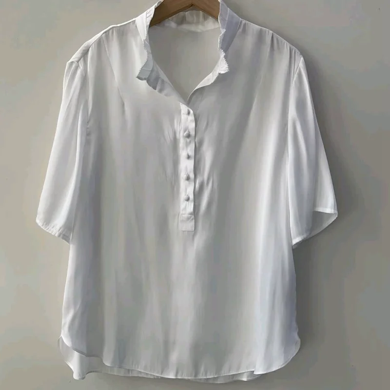 2026 Summer Women's Ruffled Stand Collar Silk Blouse Elegant V-Neck Short Sleeve Button Down Shirt Casual Office Lady Satin Tops
2026 Summer Women's Ruffled Stand Collar Silk Blouse Elegant V-Neck Short Sleeve Button Down Shirt Casual Office Lady Satin Tops