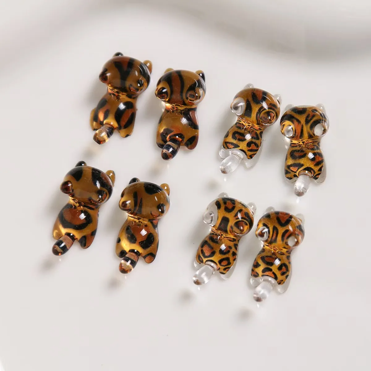 50pcs/lot Cartoon Cat Resin Flat Back Cabochon DIY Jewelry Making Findings for Earrings Hair Accessories Clothing Craft
50pcs/lot Cartoon Cat Resin Flat Back Cabochon DIY Jewelry Making Findings for Earrings Hair Accessories Clothing Craft
