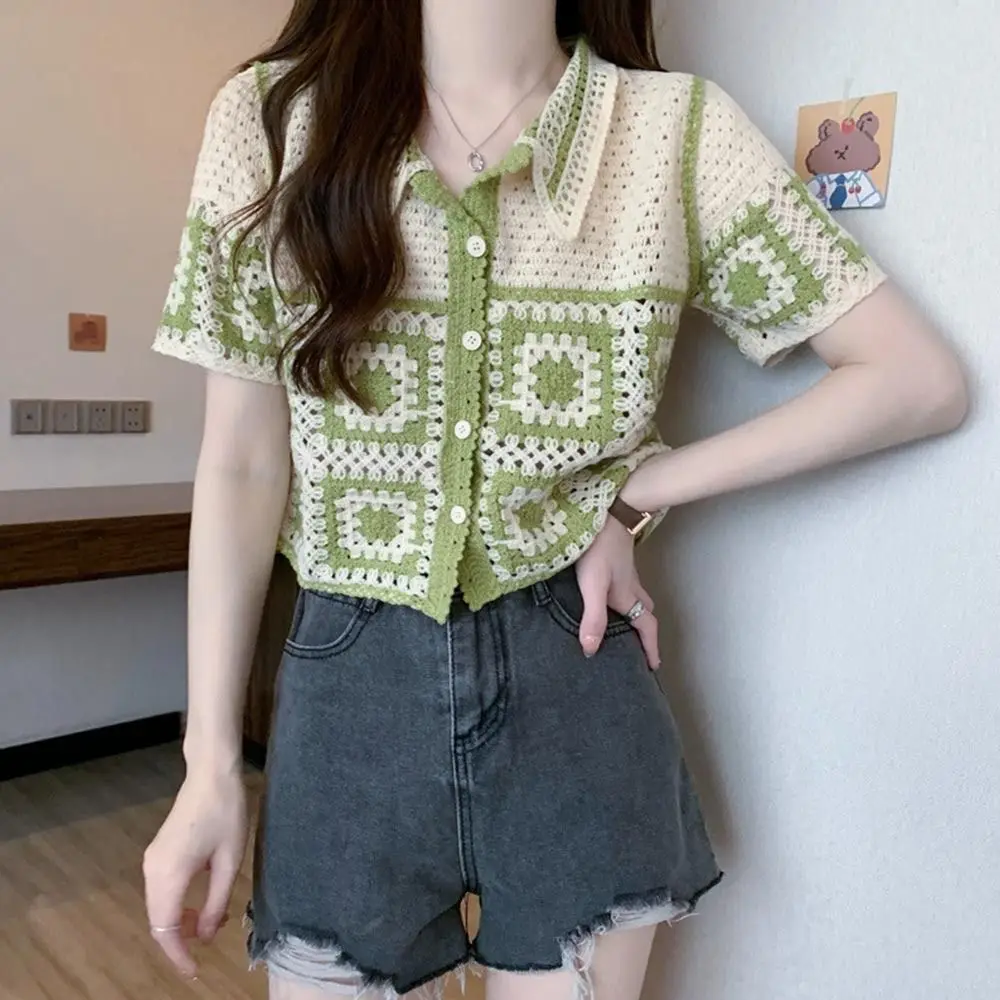 Summer Floral Crochet Vest Top Vintage Loose Knitted Top Cardigan Sun-protection Casual Sunscreen Cardigan for Women
Summer Floral Crochet Vest Top Vintage Loose Knitted Top Cardigan Sun-protection Casual Sunscreen Cardigan for Women