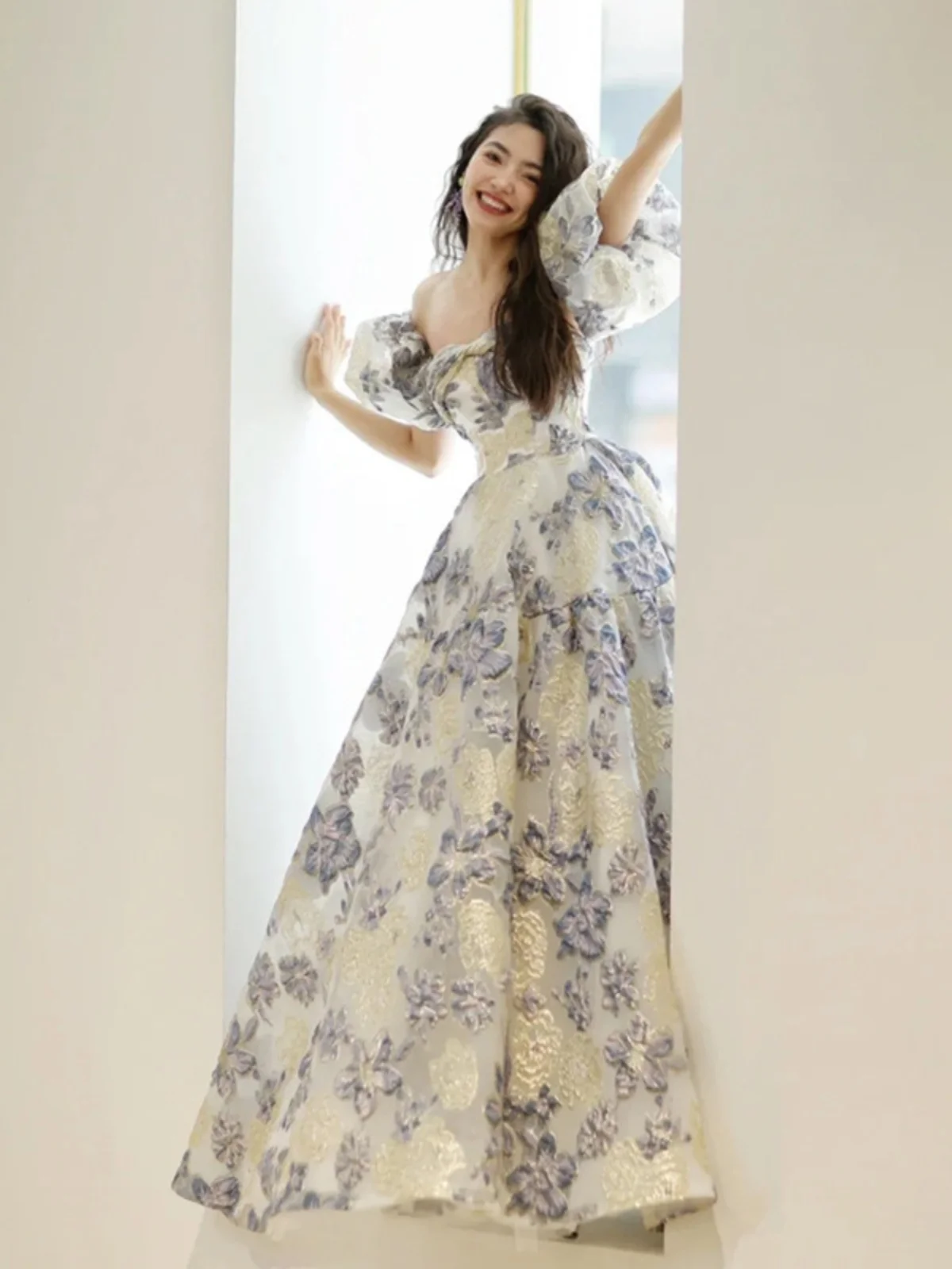 Ele Adult Girl Host Evening Gown 2025 New High-End Ball Dr Luxury mat High-End Feelings A-Line Skirt Long Dr
Ele Adult Girl Host Evening Gown 2025 New High-End Ball Dr Luxury mat High-End Feelings A-Line Skirt Long Dr