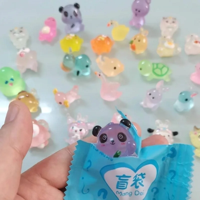 Glow in Dark Mystery Box Blind Surprise Bag Mini Animal 3D Model luminous Toy Novelty Simulation Plastic Gift for Kid Doll House
Glow in Dark Mystery Box Blind Surprise Bag Mini Animal 3D Model luminous Toy Novelty Simulation Plastic Gift for Kid Doll House