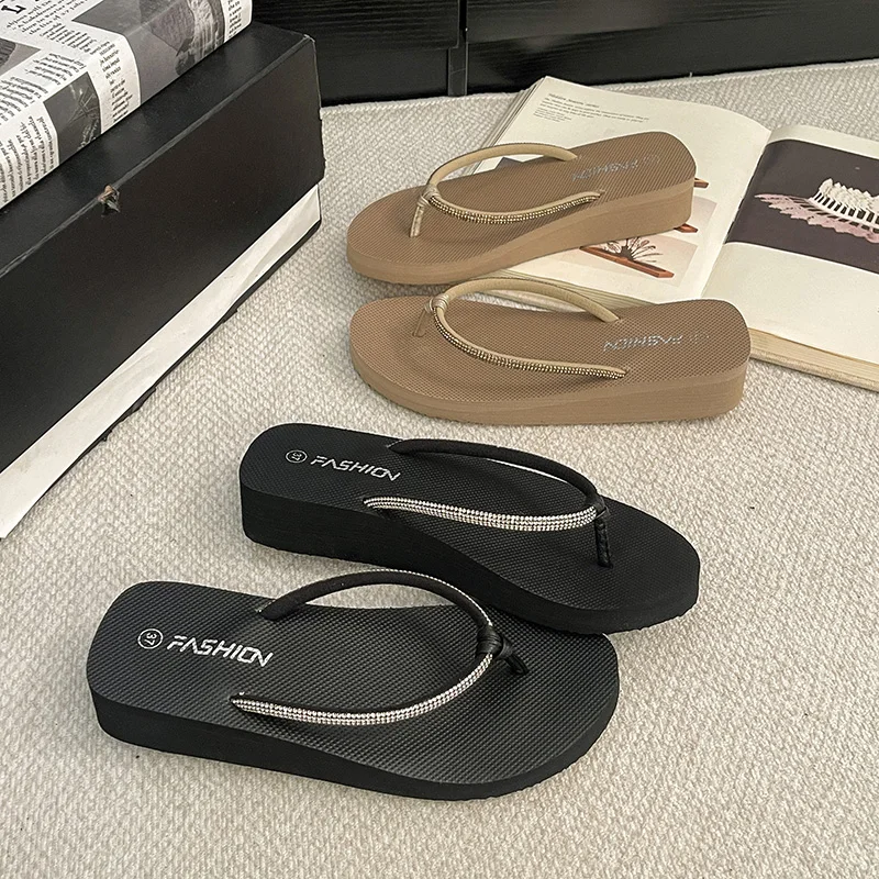 Sexy Rhinestore Strap Platform Wedge Heel Flip Flops Women Summer 2026 Lightweight EVA Thick Sole Slippers Woman's Beach Sandals
Sexy Rhinestore Strap Platform Wedge Heel Flip Flops Women Summer 2026 Lightweight EVA Thick Sole Slippers Woman's Beach Sandals