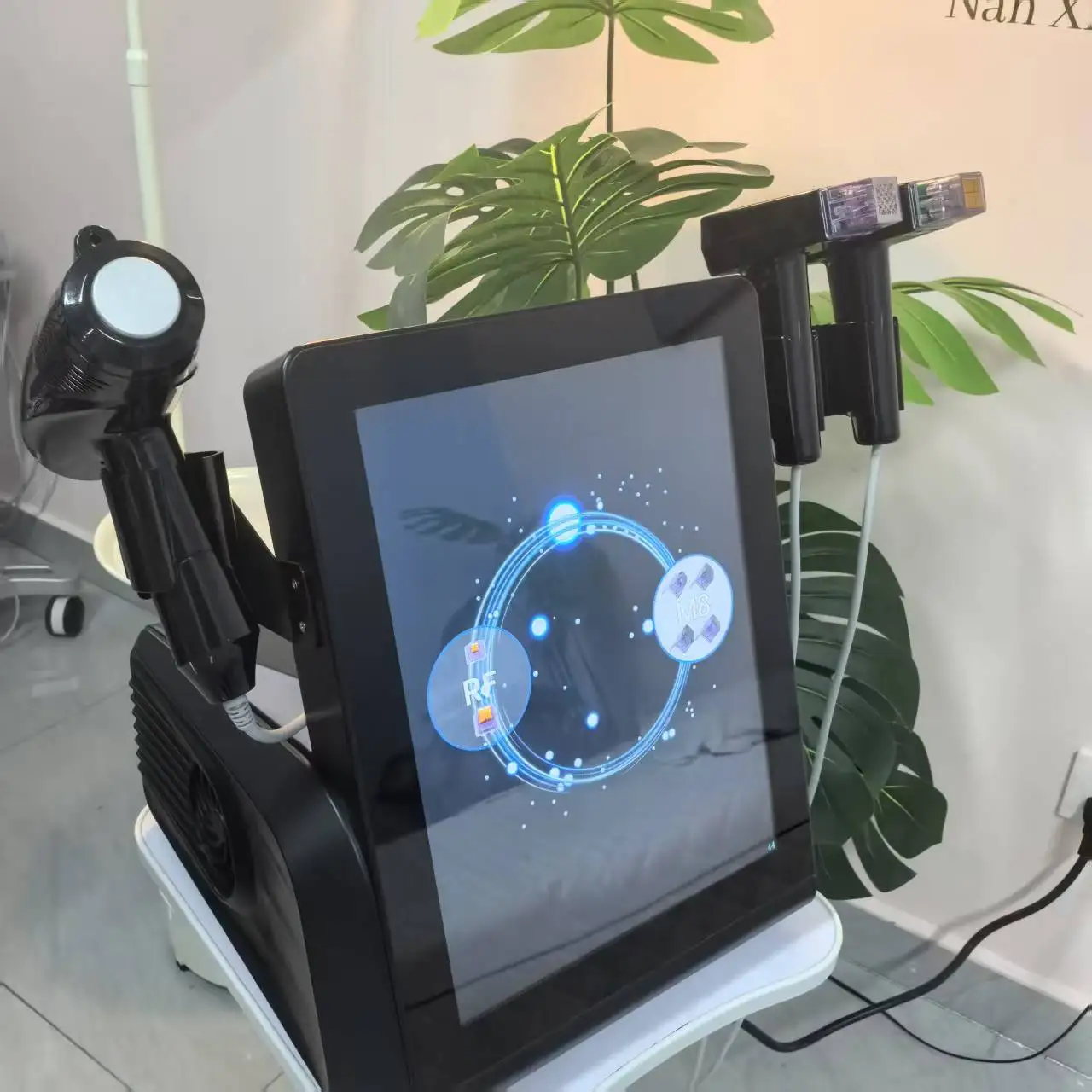 Morpheus 8 RF Microneedling Beauty Machine Профессиональный 12 24 40 нано-контактный картридж для ухода за кожей лица
Morpheus 8 RF Microneedling Beauty Machine Профессиональный 12 24 40 нано-контактный картридж для ухода за кожей лица