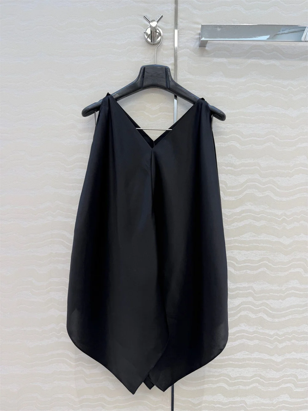 Spring/Summer Irregular V-Neck Sleeveless Short-Sleeve T-Shirt Casual Stylish Top for Women
Spring/Summer Irregular V-Neck Sleeveless Short-Sleeve T-Shirt Casual Stylish Top for Women