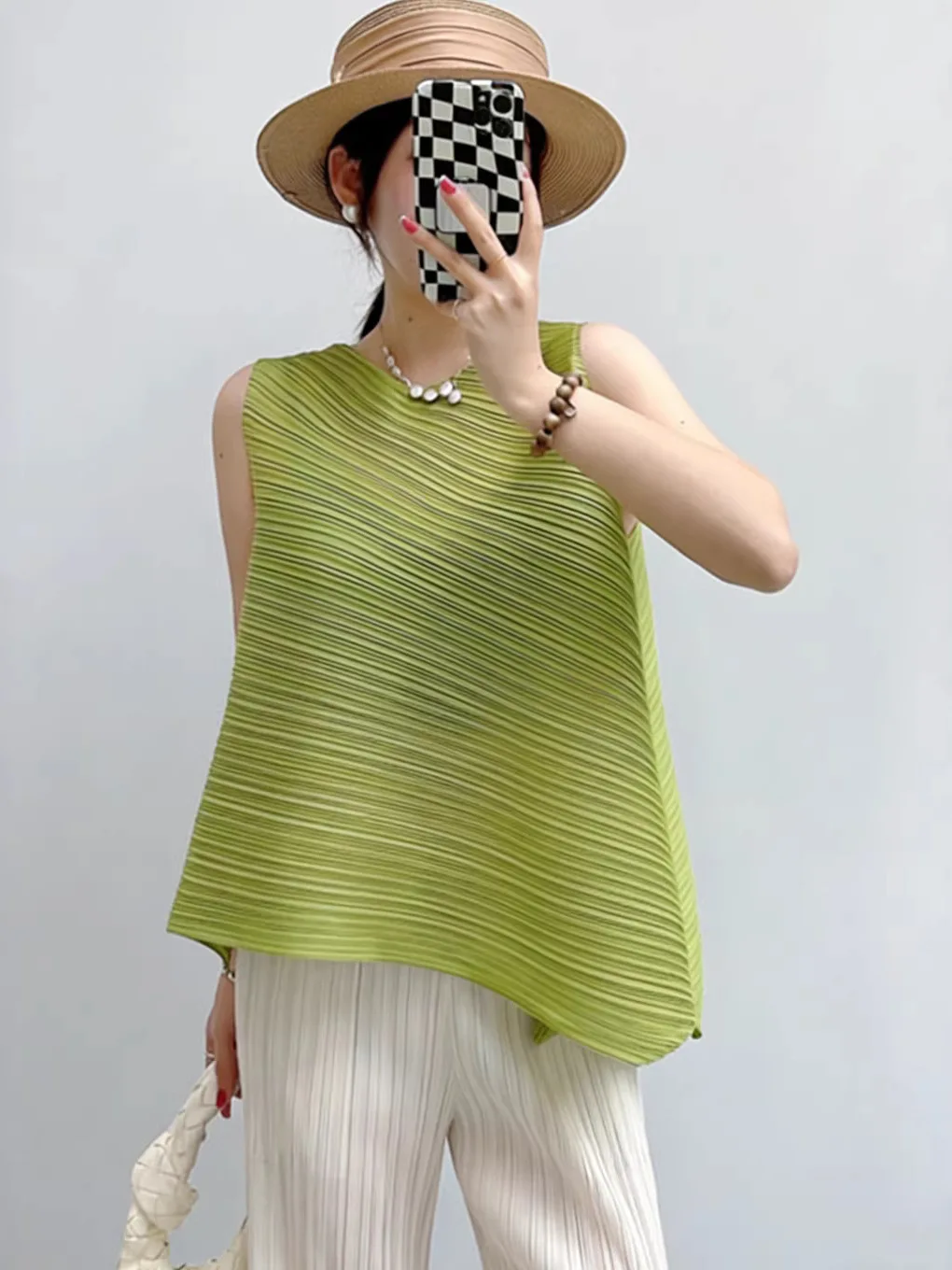 Women's Loose Sleeveless T-Shirt Asymmetrical Pleated Basic Style Simple Fashion Vest Top Polyester Fiber Summer Season
Women's Loose Sleeveless T-Shirt Asymmetrical Pleated Basic Style Simple Fashion Vest Top Polyester Fiber Summer Season