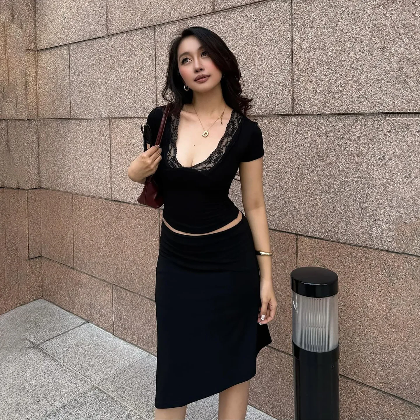 2026 Summer New Women's Clothing Sexy Temperament Royal Sister Style Lace V-neck Slim and Thin Short-sleeved Top Women
2026 Summer New Women's Clothing Sexy Temperament Royal Sister Style Lace V-neck Slim and Thin Short-sleeved Top Women