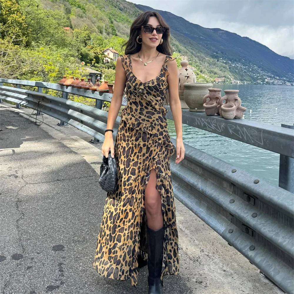 European and American Style Women's Clothing 2024 Spring and Summer New Fashionable Temperament Ruffle Edge Leopard Print Dress
European and American Style Women's Clothing 2024 Spring and Summer New Fashionable Temperament Ruffle Edge Leopard Print Dress
