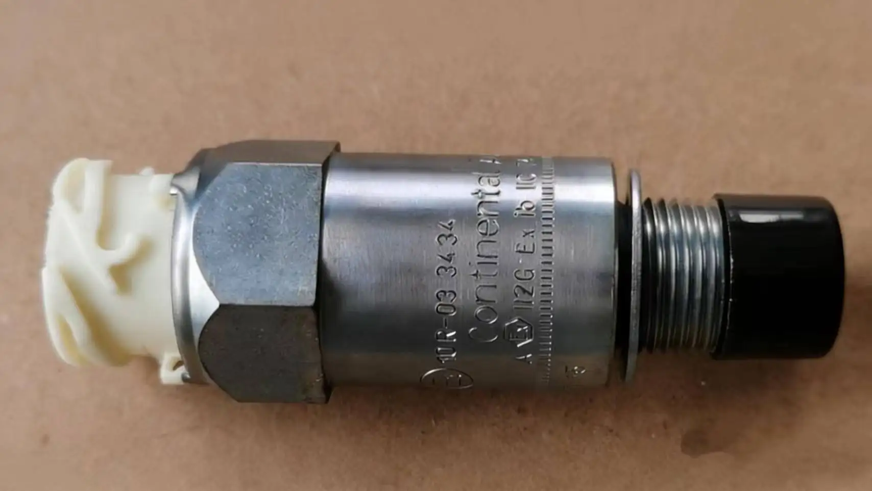 truck speed sensor,2171.20002101 Round Pin Transmitter Sensor Proximity sensor
truck speed sensor,2171.20002101 Round Pin Transmitter Sensor Proximity sensor