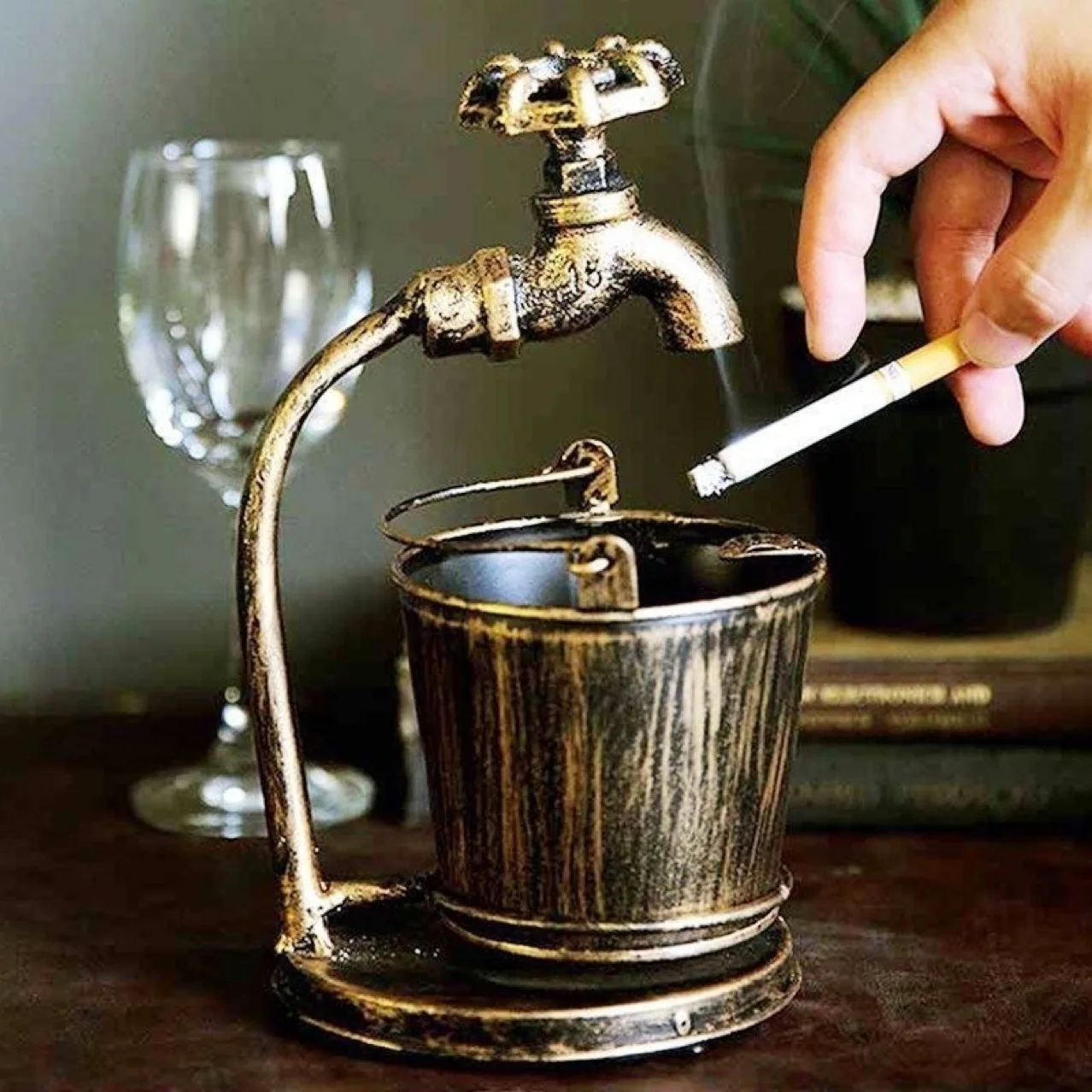 Vintage Creative Jar Decoration Iron Art Used Home Living Room Tea Table Office European style Jar Anti drop Ashtray Home
Vintage Creative Jar Decoration Iron Art Used Home Living Room Tea Table Office European style Jar Anti drop Ashtray Home