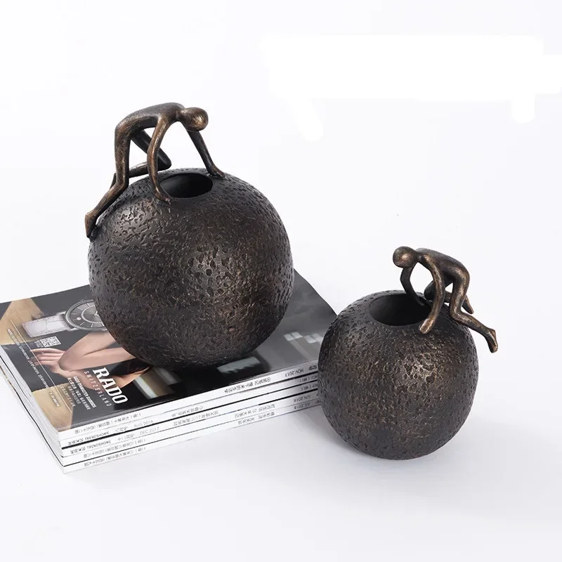 Creative Metal Ball Artist Wrought Iron Ornament Abstract Human Sculpture Climber Desktop Ornament Home Decor Accessories Gift
Creative Metal Ball Artist Wrought Iron Ornament Abstract Human Sculpture Climber Desktop Ornament Home Decor Accessories Gift