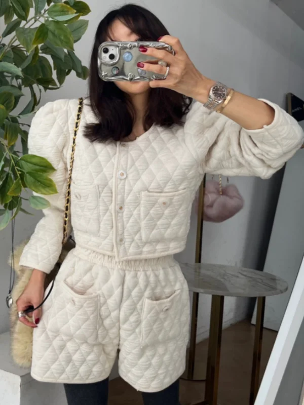 Faionable Thiened Cotton Jaet и широкие брюки, женский комплект с эластичной резинкой на талии, шикарный зимний наряд для езды на талии
Faionable Thiened Cotton Jaet и широкие брюки, женский комплект с эластичной резинкой на талии, шикарный зимний наряд для езды на талии