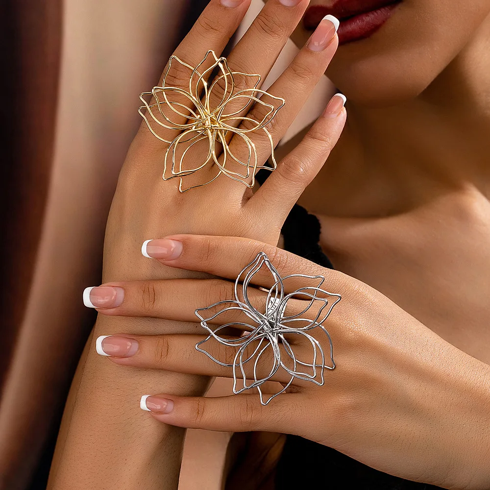 Fashion Gold Color Hollow Out Flower Big Ring for Women Trendy Metal Finger Ring Hip Hop Statement Party Jewelry
Fashion Gold Color Hollow Out Flower Big Ring for Women Trendy Metal Finger Ring Hip Hop Statement Party Jewelry