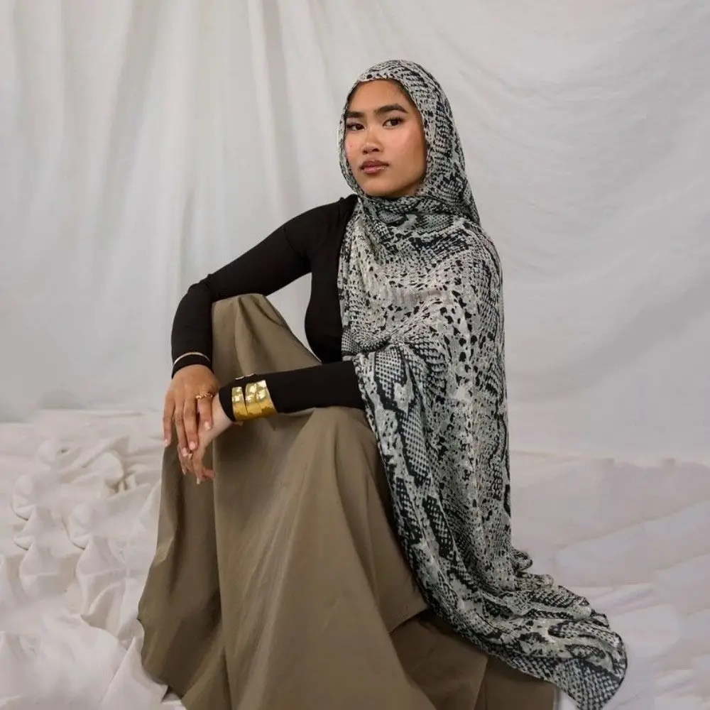 Fashion Animal Print Hijab Scarf Modal Bandana Headscarf Wide Edge All-march Wraps Shawl Women
Fashion Animal Print Hijab Scarf Modal Bandana Headscarf Wide Edge All-march Wraps Shawl Women
