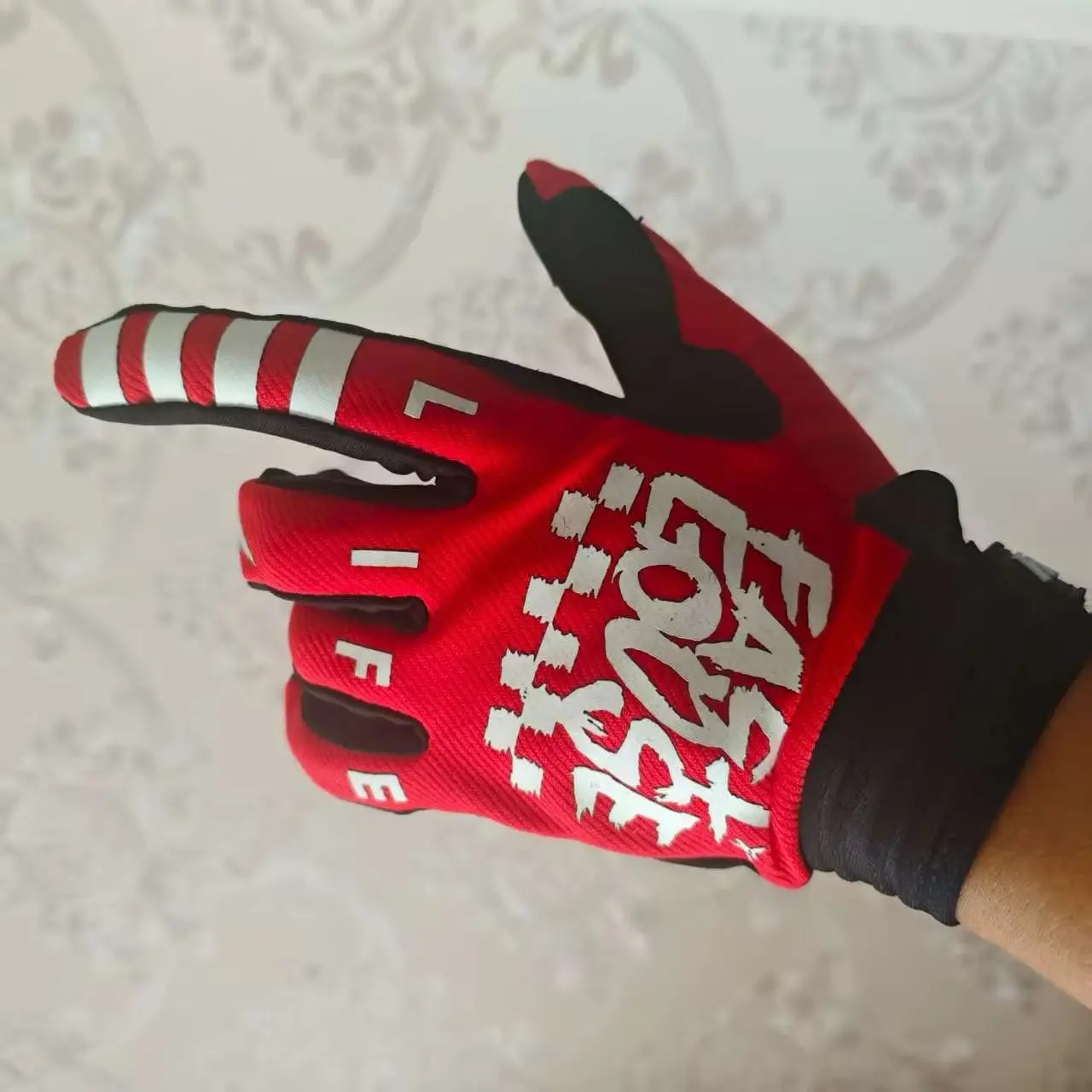 Unisex Lightweight Touchscreen Motorcycle Gloves for Cycling Fitness Fishing Breathable, Anti-Slip Fashionable Outdoor Guantes
Unisex Lightweight Touchscreen Motorcycle Gloves for Cycling Fitness Fishing Breathable, Anti-Slip Fashionable Outdoor Guantes