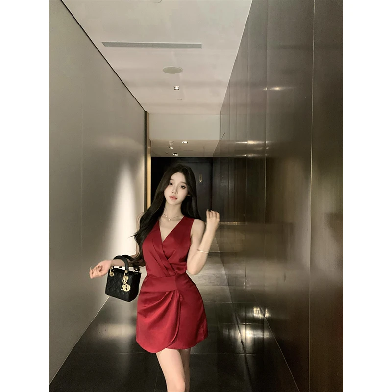 2024 Sexy Socialite Style V-Neck Dress Stylish Waist Off Shoulder Design Slim Fit Y2k Short Covering Hip Fashion Girl Vestidos
2024 Sexy Socialite Style V-Neck Dress Stylish Waist Off Shoulder Design Slim Fit Y2k Short Covering Hip Fashion Girl Vestidos