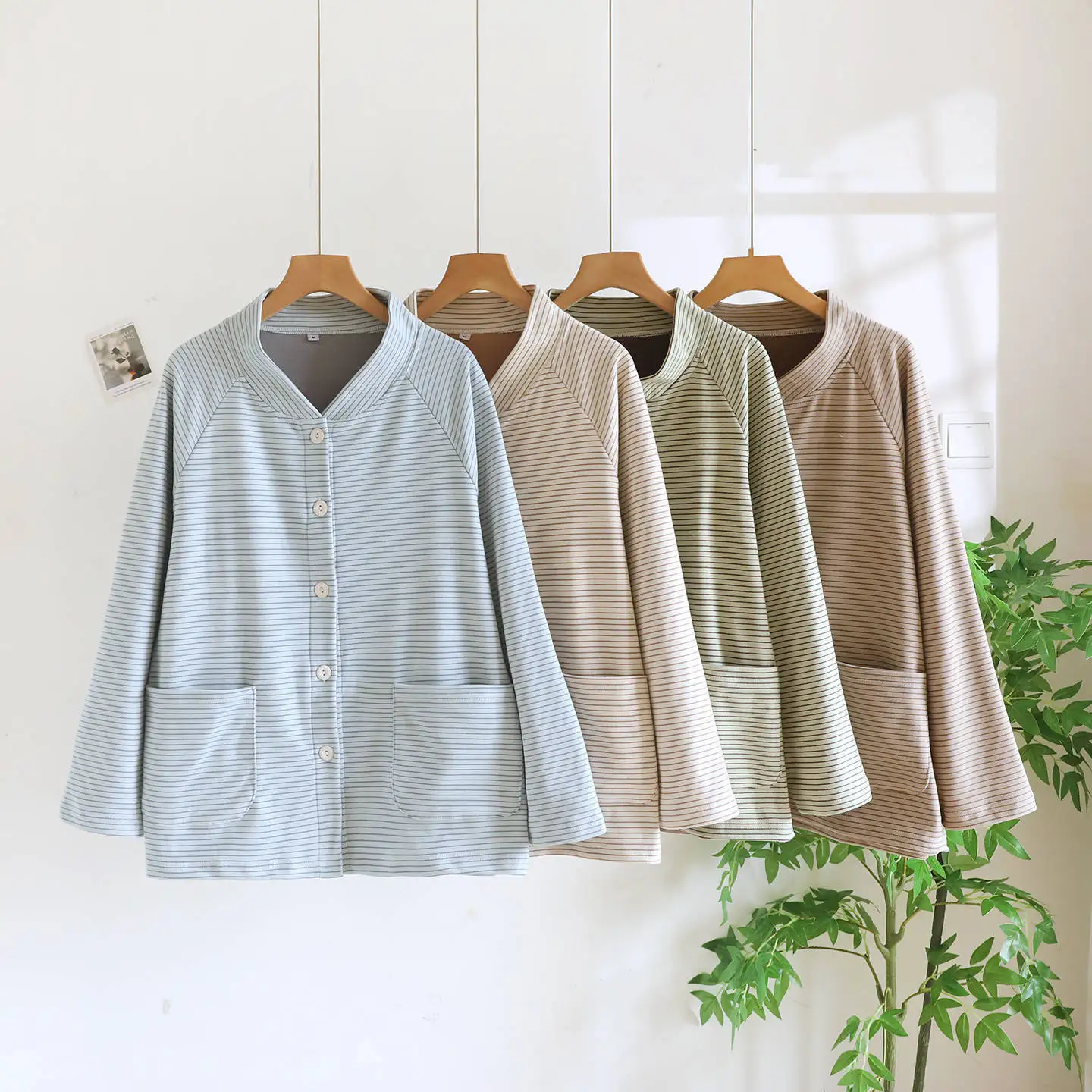 One Piece Pajamas Top Sleepwear Women's 2025 Autumn Winter New Striped Long Sleeve Home Clothes Pijama Sleep Clothes
One Piece Pajamas Top Sleepwear Women's 2025 Autumn Winter New Striped Long Sleeve Home Clothes Pijama Sleep Clothes