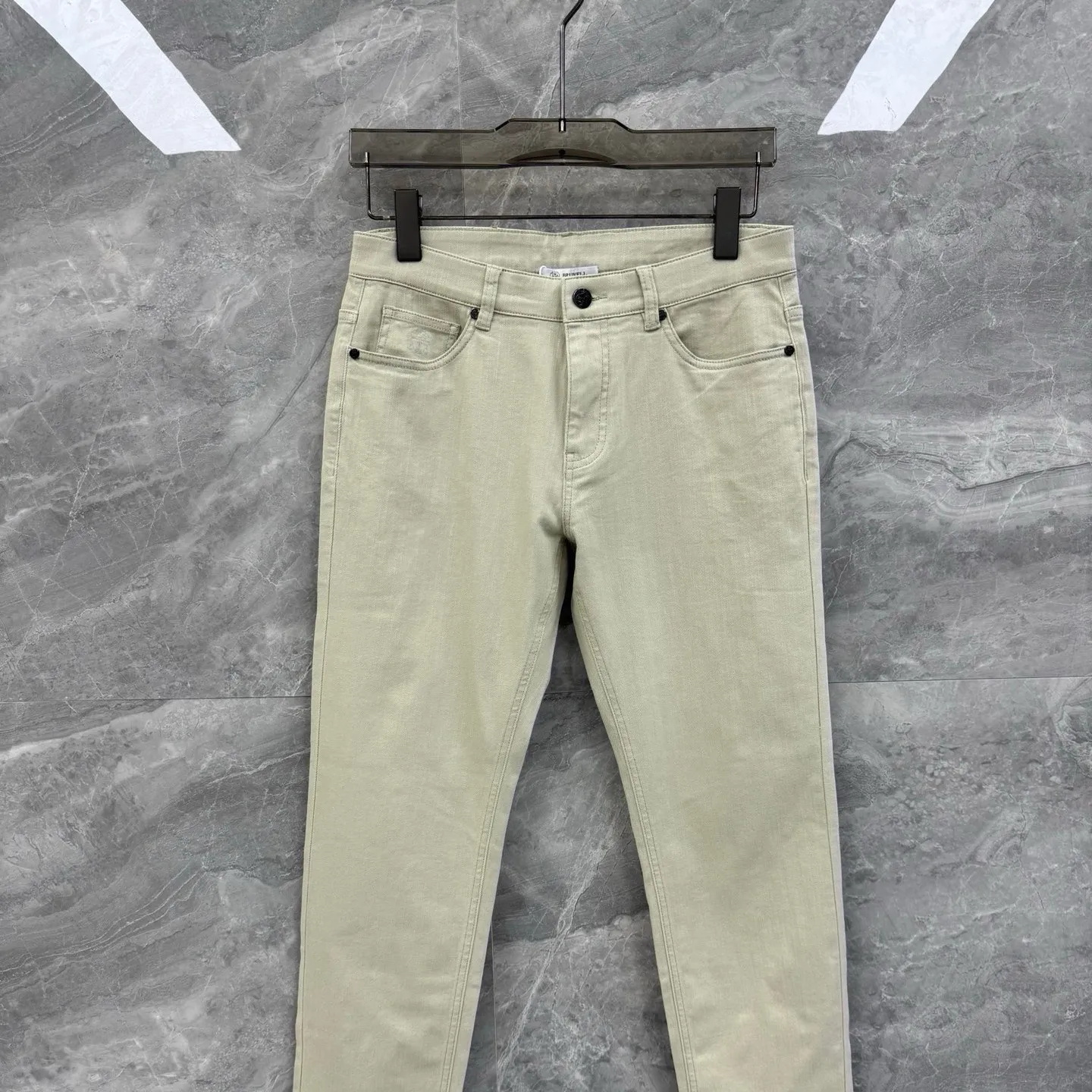 Джинсы BC Italy 25SS Business Casual, прямые, зауженные, из денима
Джинсы BC Italy 25SS Business Casual, прямые, зауженные, из денима