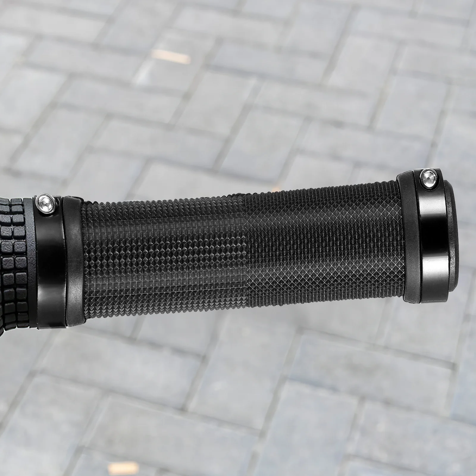 1Set Bicycle Twist Shifters Handle Grips Speed Lever Adjustable Riding Speed Bike Part for Mountain Bikes Bike Part
1Set Bicycle Twist Shifters Handle Grips Speed Lever Adjustable Riding Speed Bike Part for Mountain Bikes Bike Part