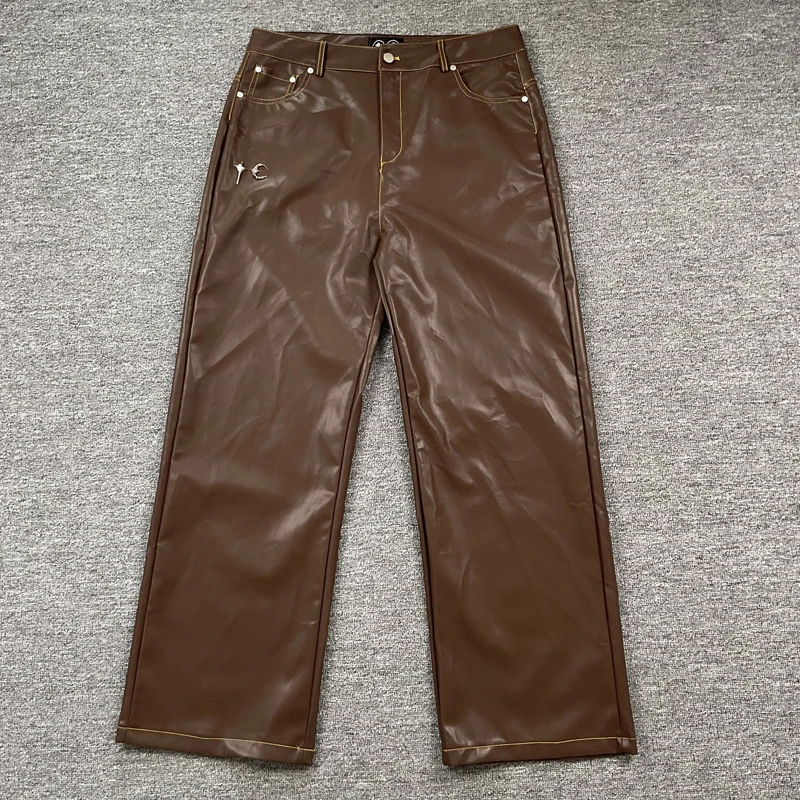 Кожаные брюки Thug Club Real Photo TC с металлическим логотипом и вышивкой, прямые кожаные брюки для мужчин и женщин, универсальные длинные брюки
Кожаные брюки Thug Club Real Photo TC с металлическим логотипом и вышивкой, прямые кожаные брюки для мужчин и женщин, универсальные длинные брюки