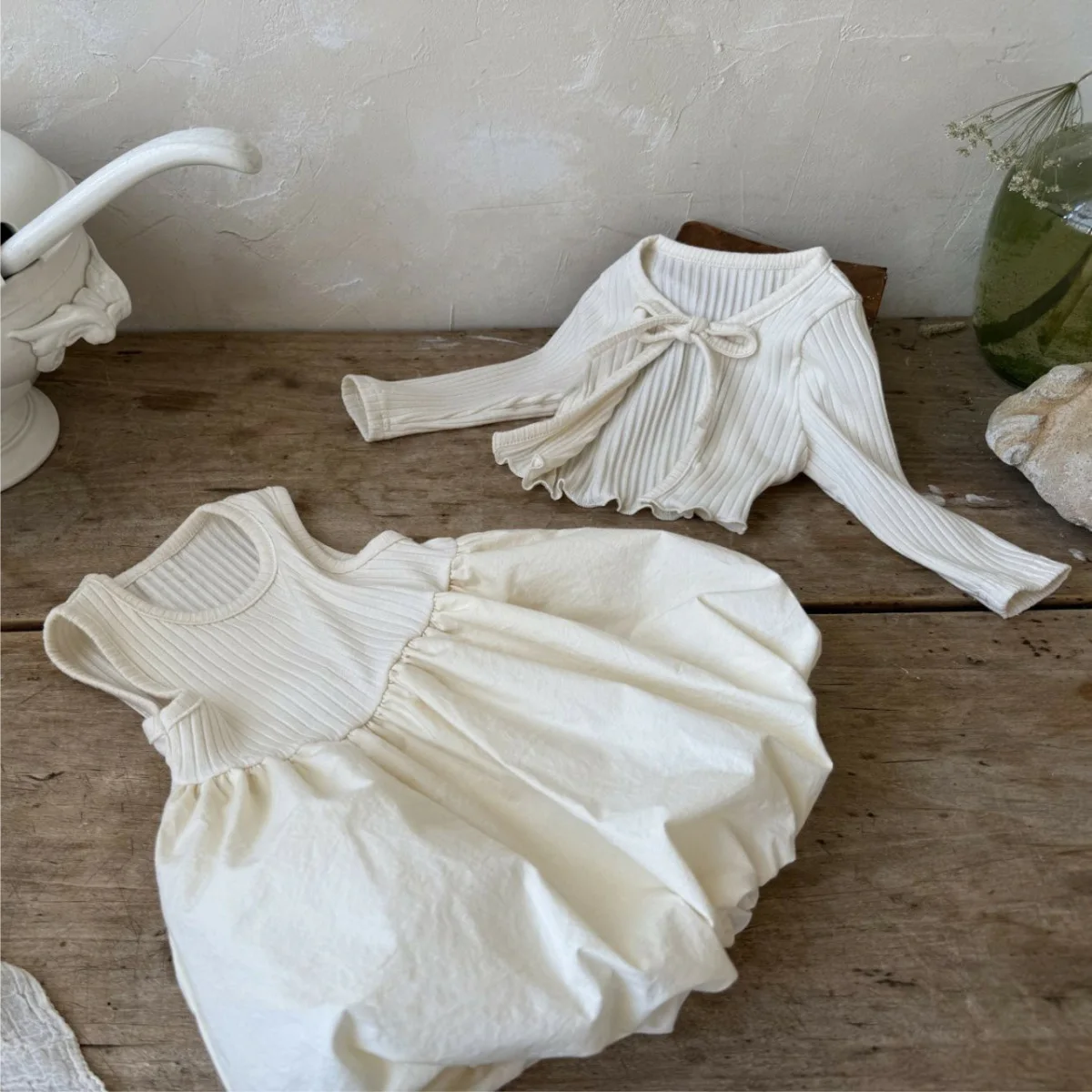 Новый весенний комплект одежды для малышей 2026: кардиган с длинным рукавом и платье-фонарик без рукавов, 2 предмета, для девочек, нарядный костюм для малышей
Новый весенний комплект одежды для малышей 2026: кардиган с длинным рукавом и платье-фонарик без рукавов, 2 предмета, для девочек, нарядный костюм для малышей