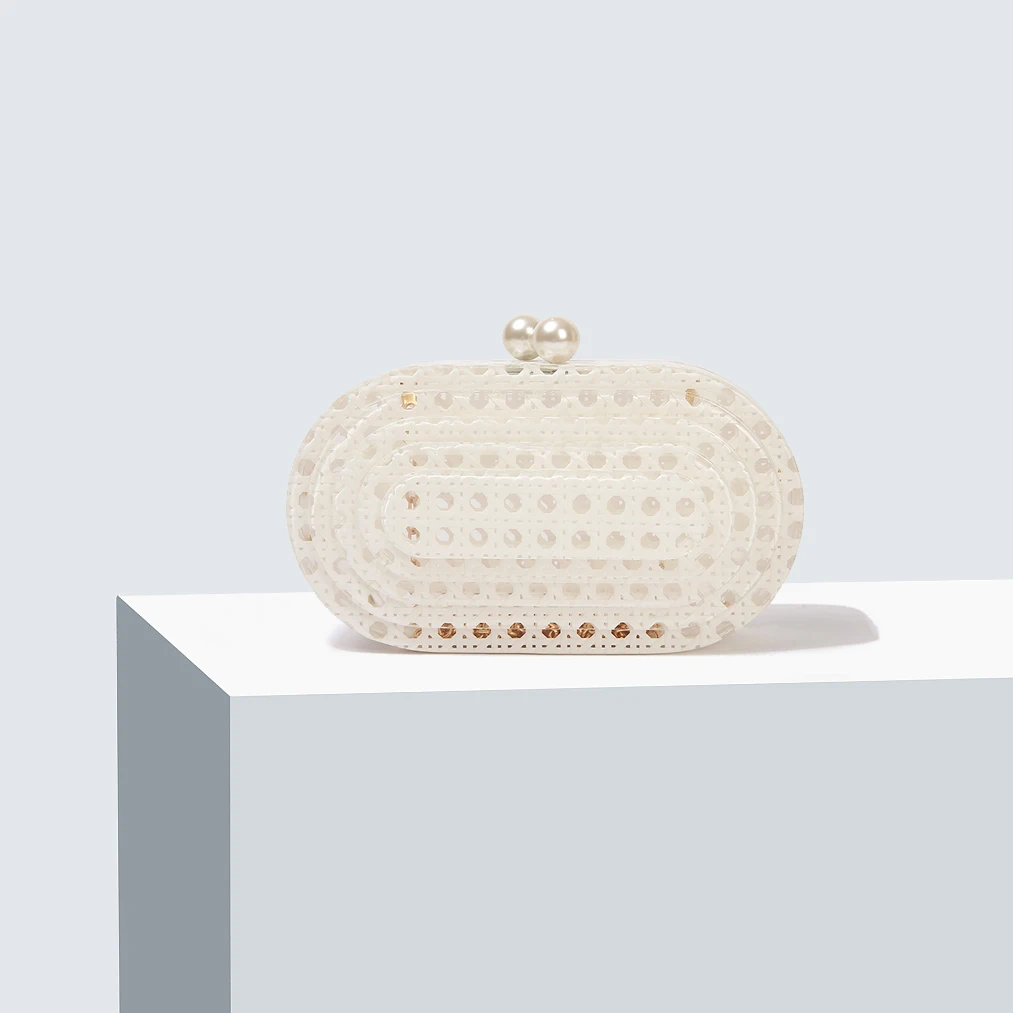 The 2025 French niche hand-held bucket bag is characterized by its exquisite craftsmanship and versatility. This macaron-hued si
The 2025 French niche hand-held bucket bag is characterized by its exquisite craftsmanship and versatility. This macaron-hued si
