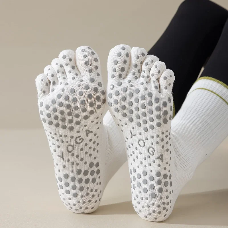 1 Pairs New Five Toe Silicone Non-Slip Yoga Socks Soft Breathable Ballet Dance Ladies Fitness Sports Sock Anti-Slip Pilates Sock
1 Pairs New Five Toe Silicone Non-Slip Yoga Socks Soft Breathable Ballet Dance Ladies Fitness Sports Sock Anti-Slip Pilates Sock