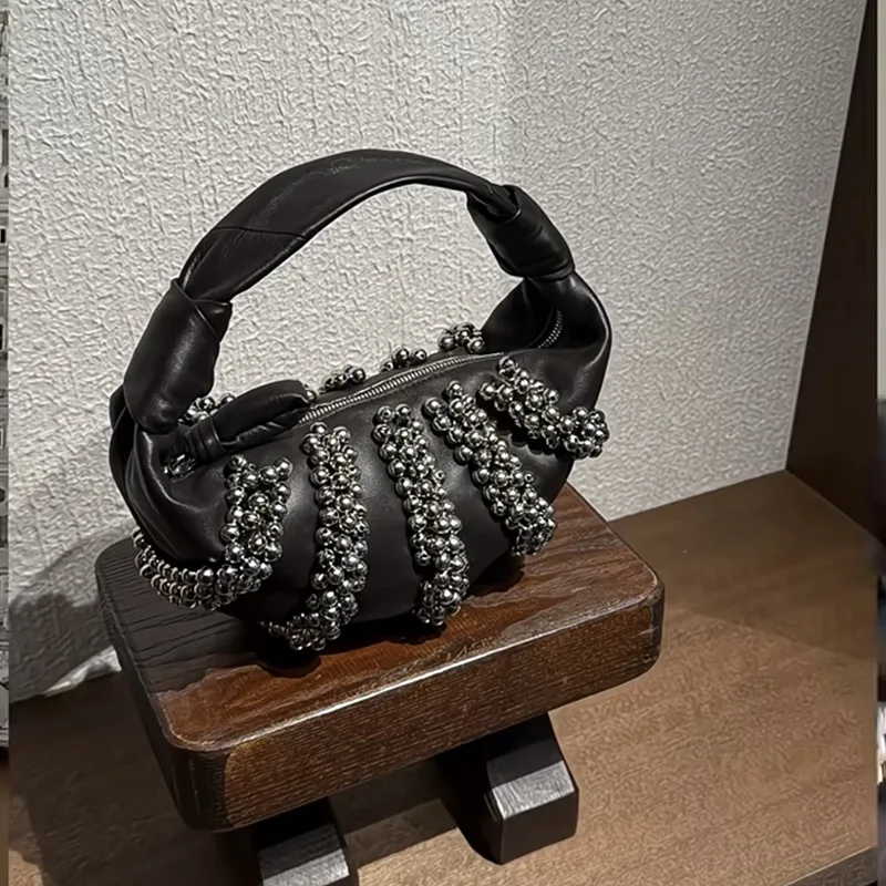 Retro Rivet Decorative Shoulder Bag European And American Motorcycle Wind Studded Purses Leather Armpit Handbag For Women Hot
Retro Rivet Decorative Shoulder Bag European And American Motorcycle Wind Studded Purses Leather Armpit Handbag For Women Hot