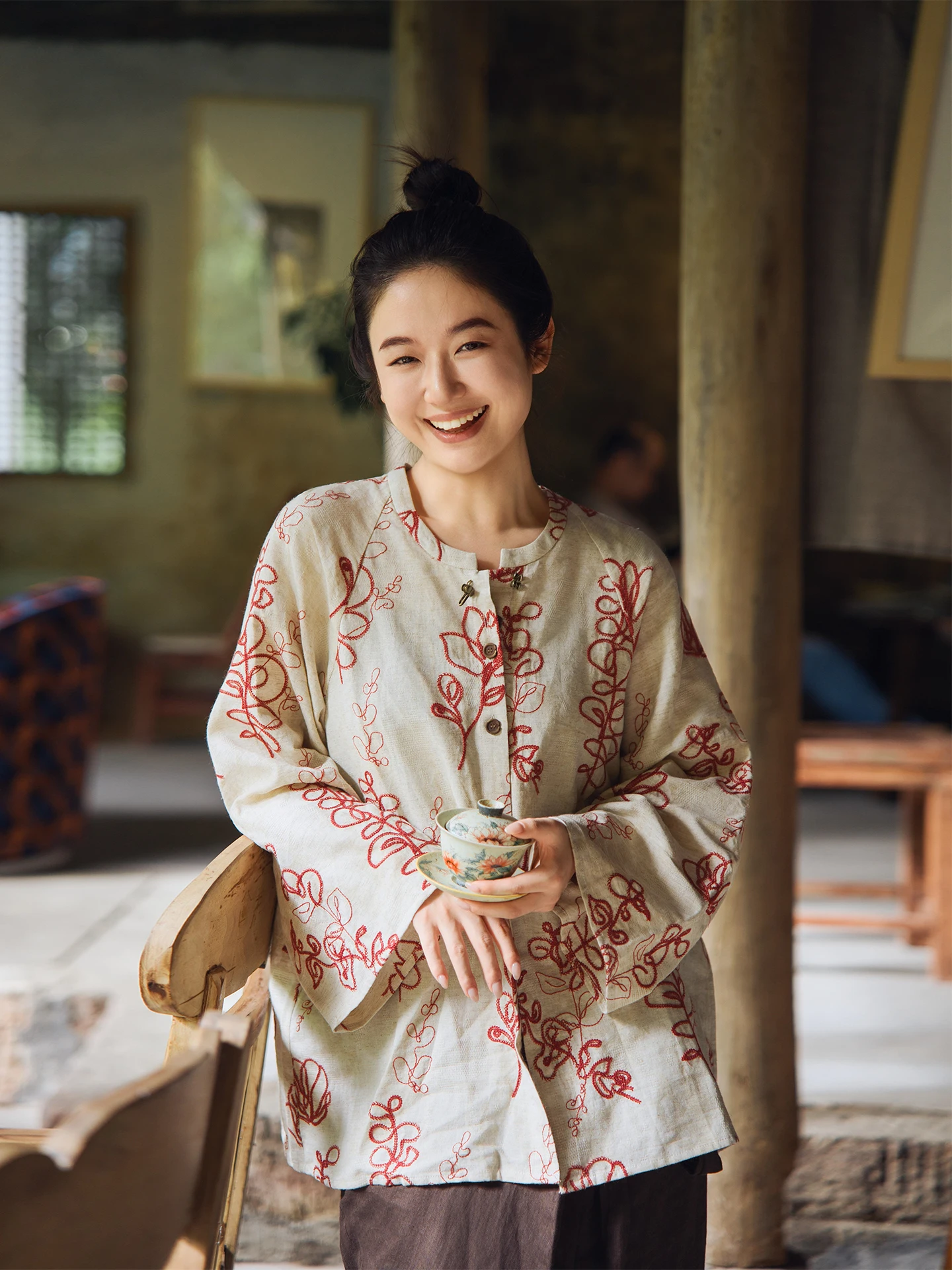 Breathable Tibetan Love Letter Shirt Embroidered Cotton Linen Women's Vintage Top Artistic Loose Fit Long Sleeve round Neck
Breathable Tibetan Love Letter Shirt Embroidered Cotton Linen Women's Vintage Top Artistic Loose Fit Long Sleeve round Neck