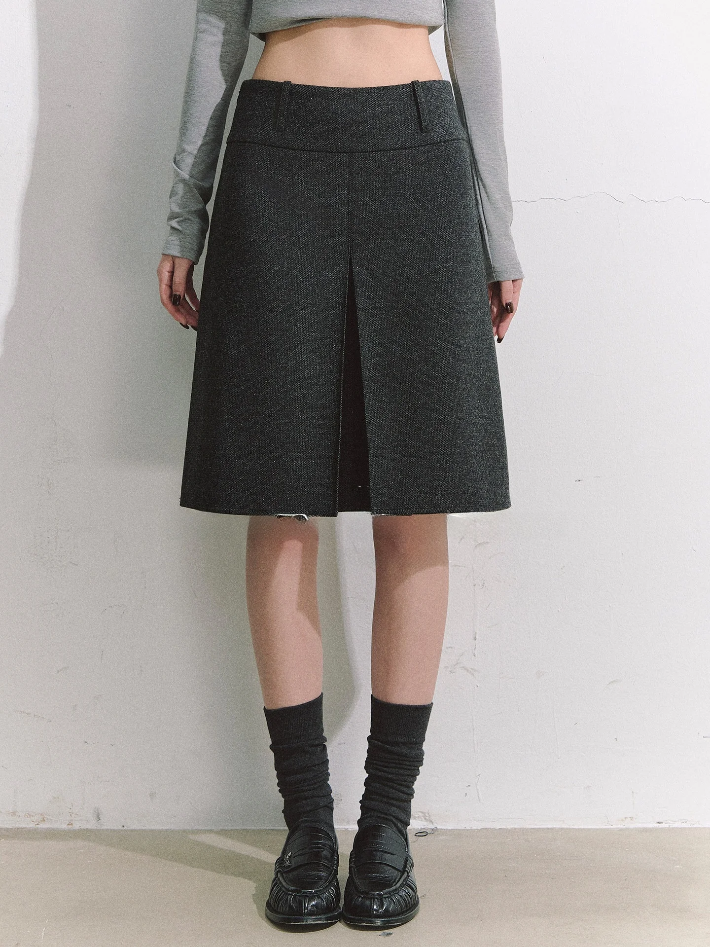 OIOI ESSE Women's Pure Color Woolen A-Line Skirt Reversible High Waist Casual Style Autumn Winter Vintage Split Skirt
OIOI ESSE Women's Pure Color Woolen A-Line Skirt Reversible High Waist Casual Style Autumn Winter Vintage Split Skirt
