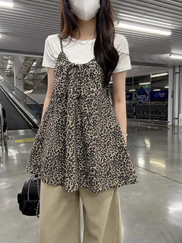 plus Size 300 Pounds Women's round Neck Short Sleeve T-Shirt Set with Leopard Print Halter Vest Skirt Two Piece Set Summer Ca...
plus Size 300 Pounds Women's round Neck Short Sleeve T-Shirt Set with Leopard Print Halter Vest Skirt Two Piece Set Summer Ca...