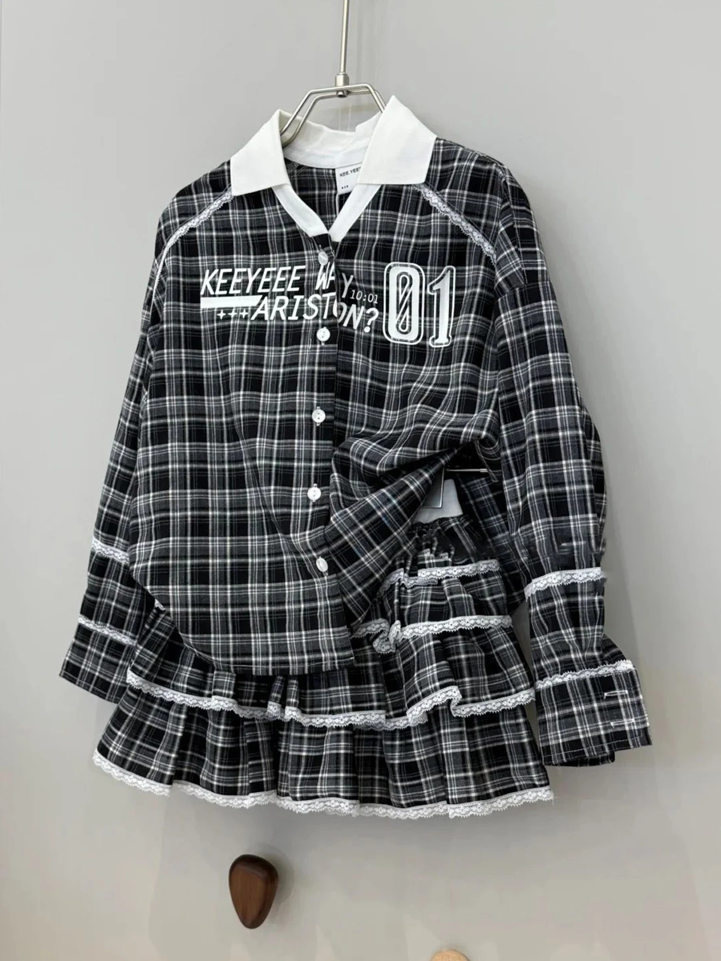 Girls' Shirt Spring Autumn Plaid Turn-down Collar Cardigan Outerwear Fashionable Casual Long Sleeve Children's Clothing
Girls' Shirt Spring Autumn Plaid Turn-down Collar Cardigan Outerwear Fashionable Casual Long Sleeve Children's Clothing