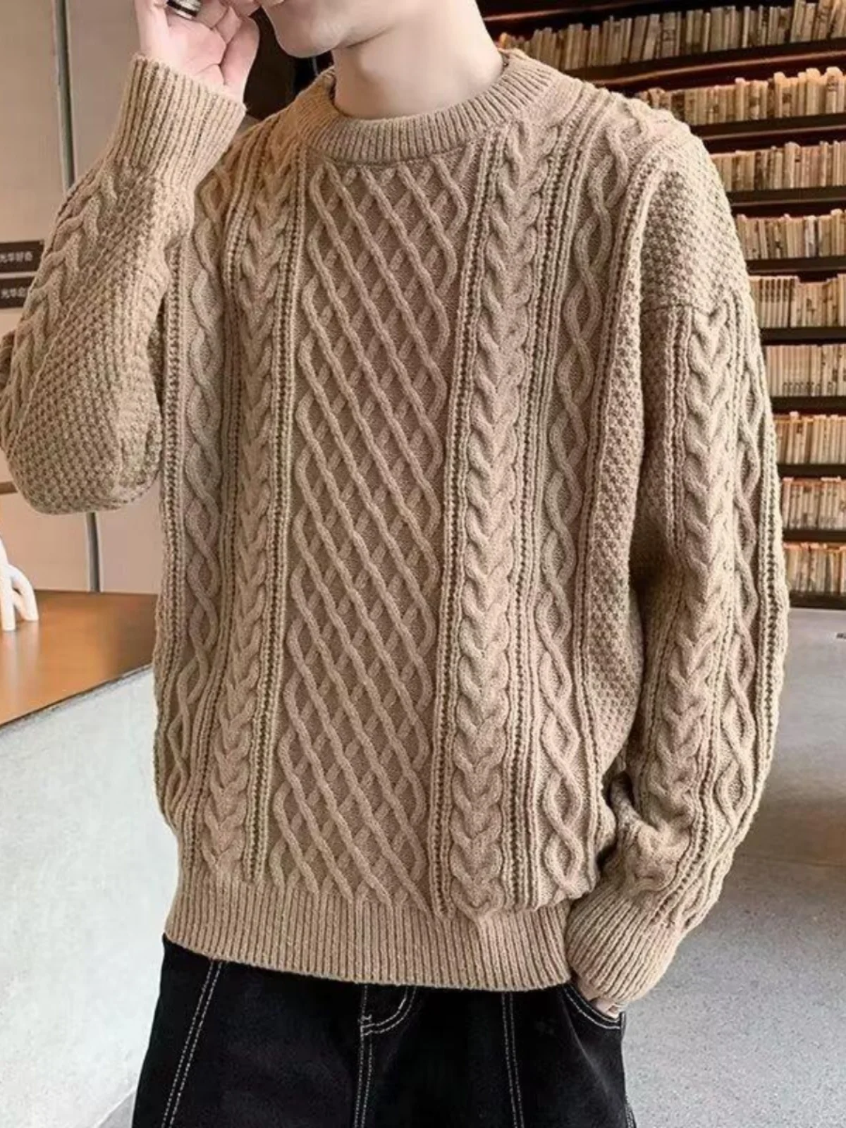 Утепленный вязаный мужской свитер на осень-зиму, однотонный, с круглым вырезом, длинными рукавами, повседневный, теплый топ
Утепленный вязаный мужской свитер на осень-зиму, однотонный, с круглым вырезом, длинными рукавами, повседневный, теплый топ