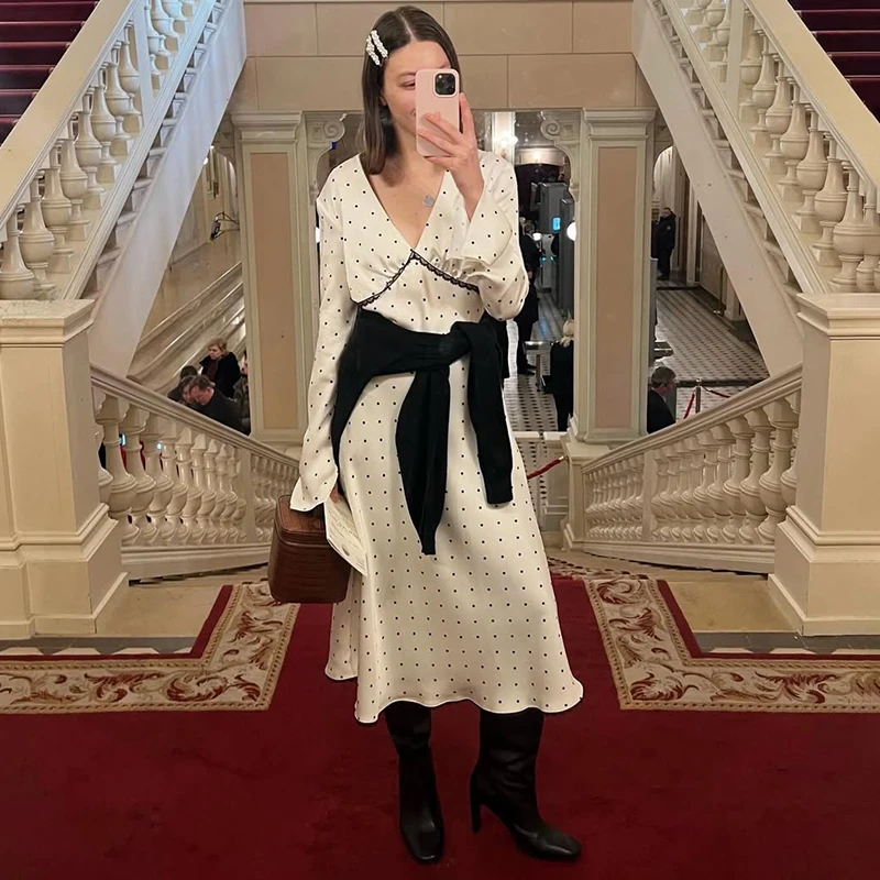 Typhaland Elegant Stain Polka Dot Maxi DressV neck Contarst Long Sleeve High Waist Dress Vacation Evening Clothes Fashion 2026
Typhaland Elegant Stain Polka Dot Maxi DressV neck Contarst Long Sleeve High Waist Dress Vacation Evening Clothes Fashion 2026