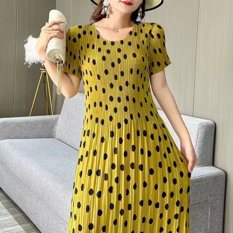 Pleated Dress Female 2023 Casual Dress Summer New High end Loose Mid length Dress O Neck Dot Short Sleeve Dress Female Tops
Pleated Dress Female 2023 Casual Dress Summer New High end Loose Mid length Dress O Neck Dot Short Sleeve Dress Female Tops